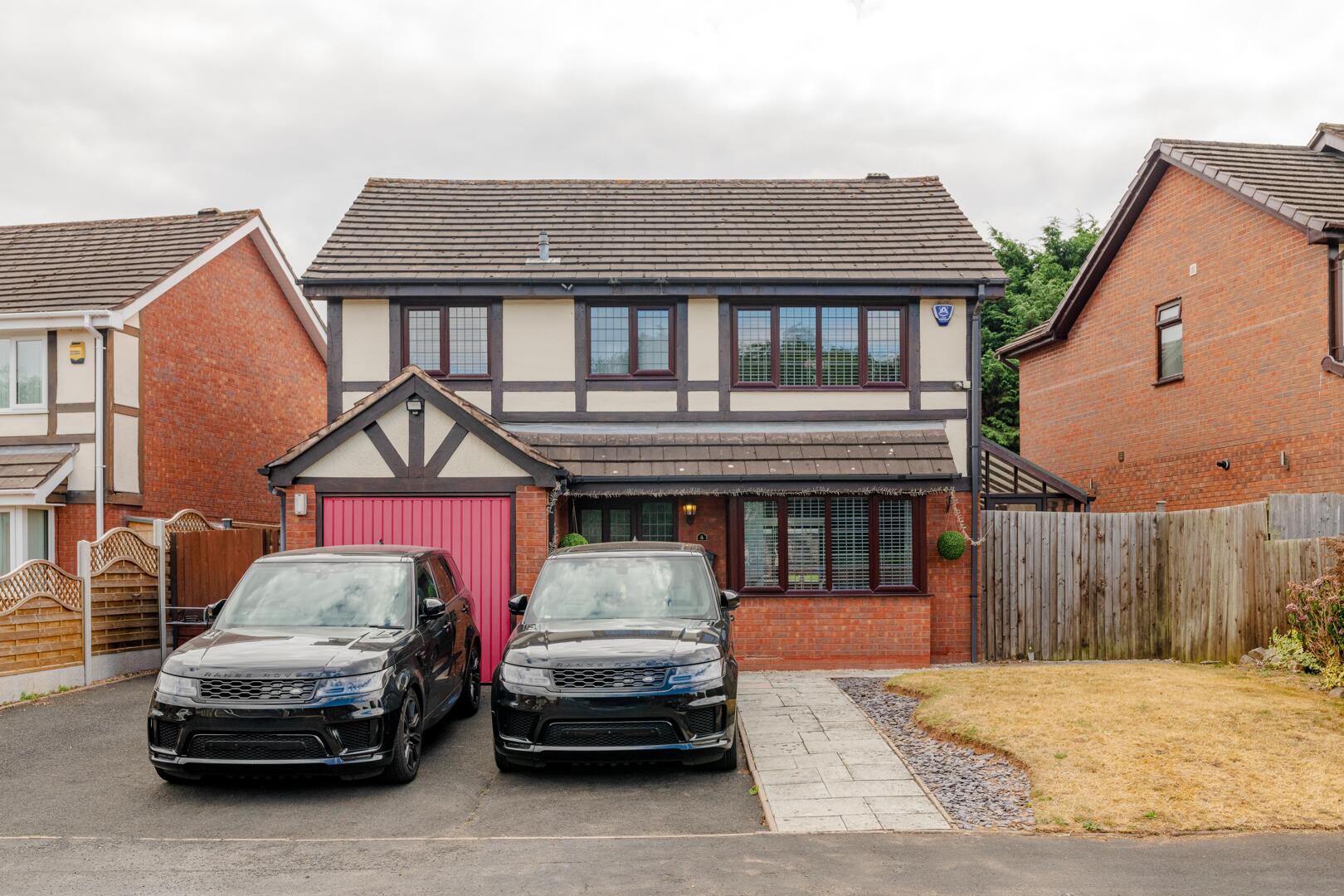 4 bed property in Stokesay Close, Kidderminster